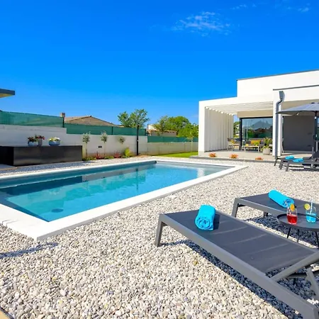 Villa Villa Lumi - Modern Beach Retreat With Private Pool *