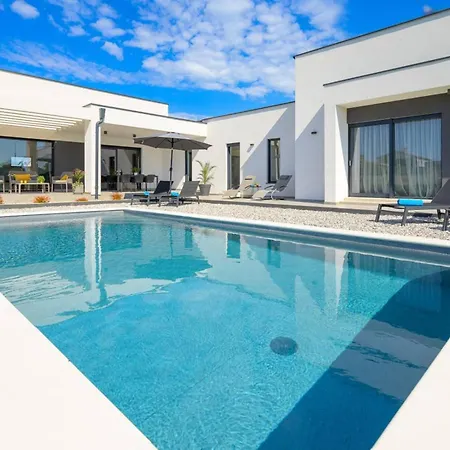 Villa Villa Lumi - Modern Beach Retreat With Private Pool Dhërmi