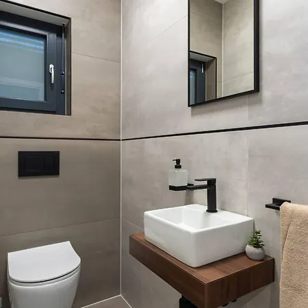 Villa Lumi - Modern Beach Retreat With Private Pool Villa
