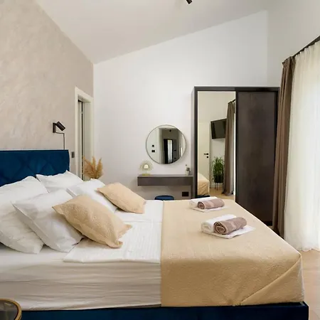 Villa Villa Lumi - Modern Beach Retreat With Private Pool